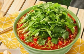 白象推出香菜泡面，香菜党和反香菜党“打”起来了