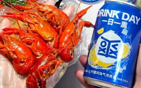 “爽酒”续命，当代年轻人的刚需小蓝罐！