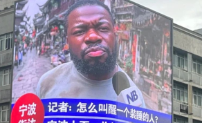 全国大屏集体“发疯”，这届高温把城市逼成段子手！
