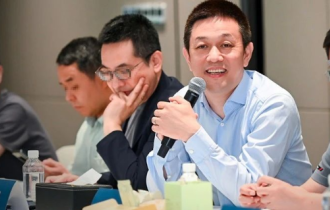 李斌造了辆"红米汽车"，蔚来彻底翻身