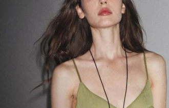 ZARA逼疯女生的“骷髅审美”，比“露臀照”还炸裂！