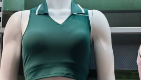 安踏“肌肉女模”火出圈，品牌营销杀疯了！