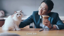 瑞幸，带着沙雕广告回来了！