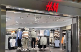 国产品牌纷纷声援新疆棉花，西单H&M门店空无一人