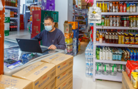 百万小店拥抱即时零售，谁能淘得第一桶金？
