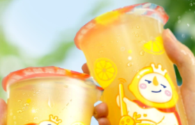 蜜雪冰城“脚臭味”新品卖爆了！网友：太歹毒了...